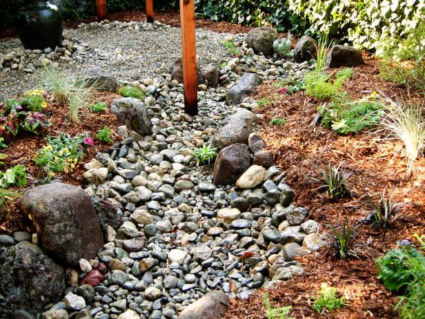 20+ Inspiring Dry Riverbed Landscaping Ideas in 2020