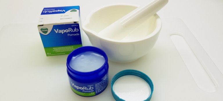 does vicks vapor rub repel fleas